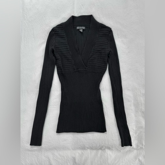 Fitted Ribbed Knit Sweater - Picture 7 of 7